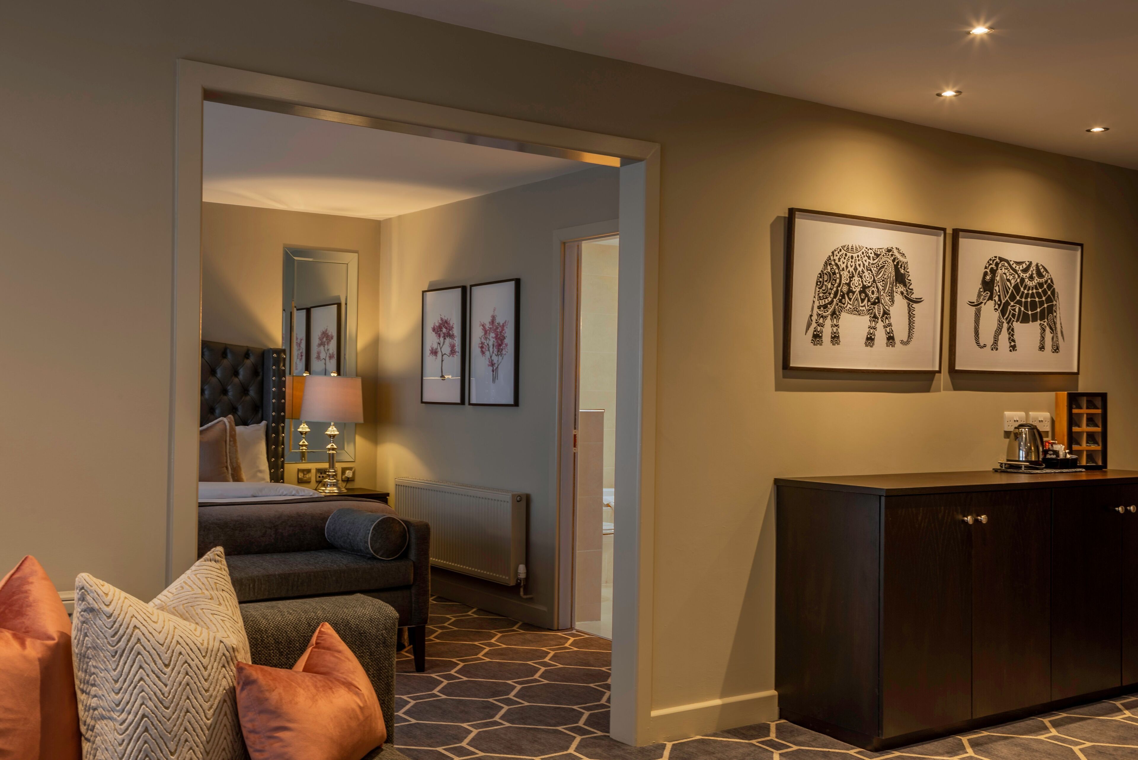 presidential suite | living area | led tv, netflix