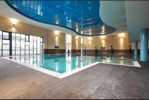 Indoor pool, pool loungers