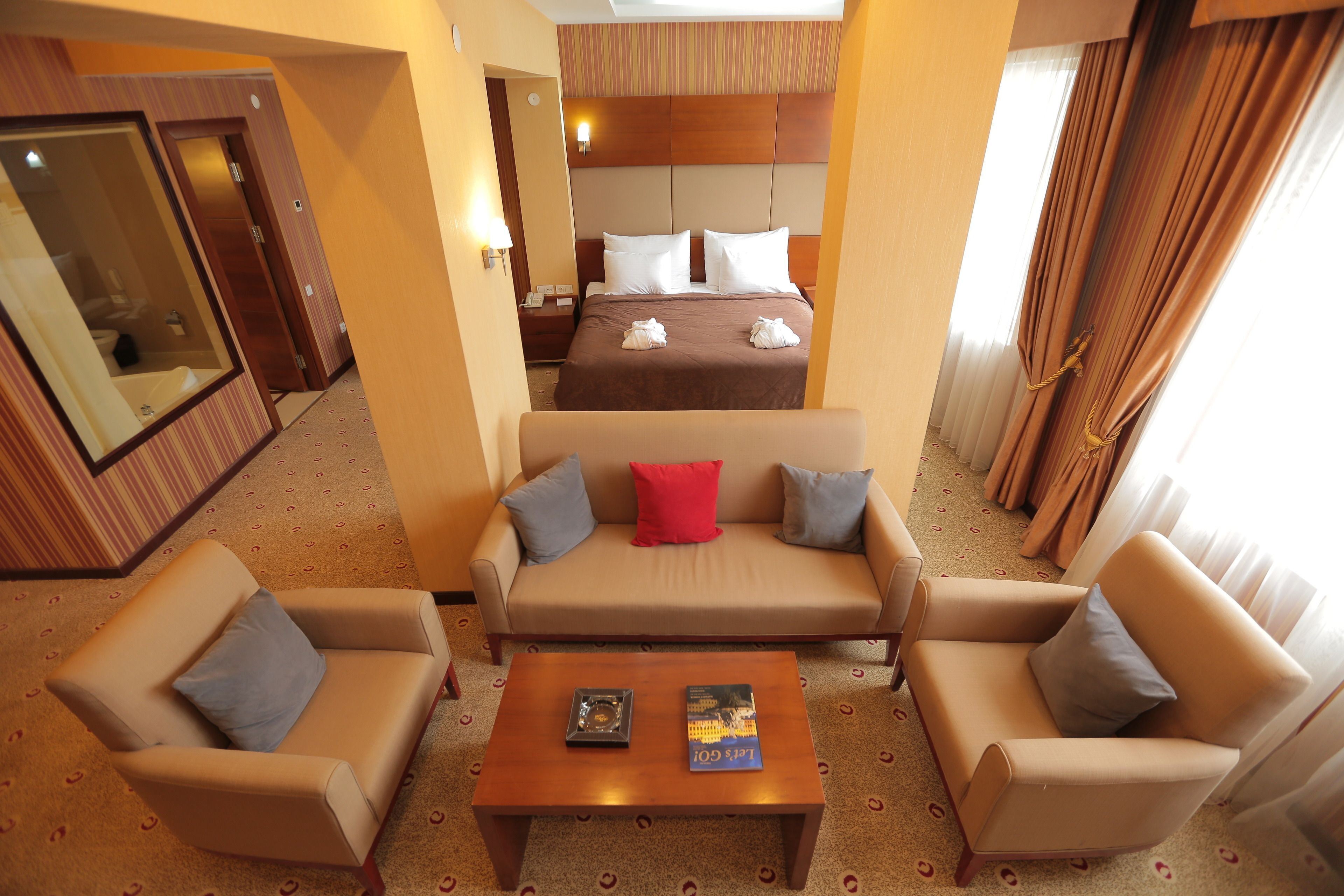 Minibar, in-room safe, desk, iron/ironing board
