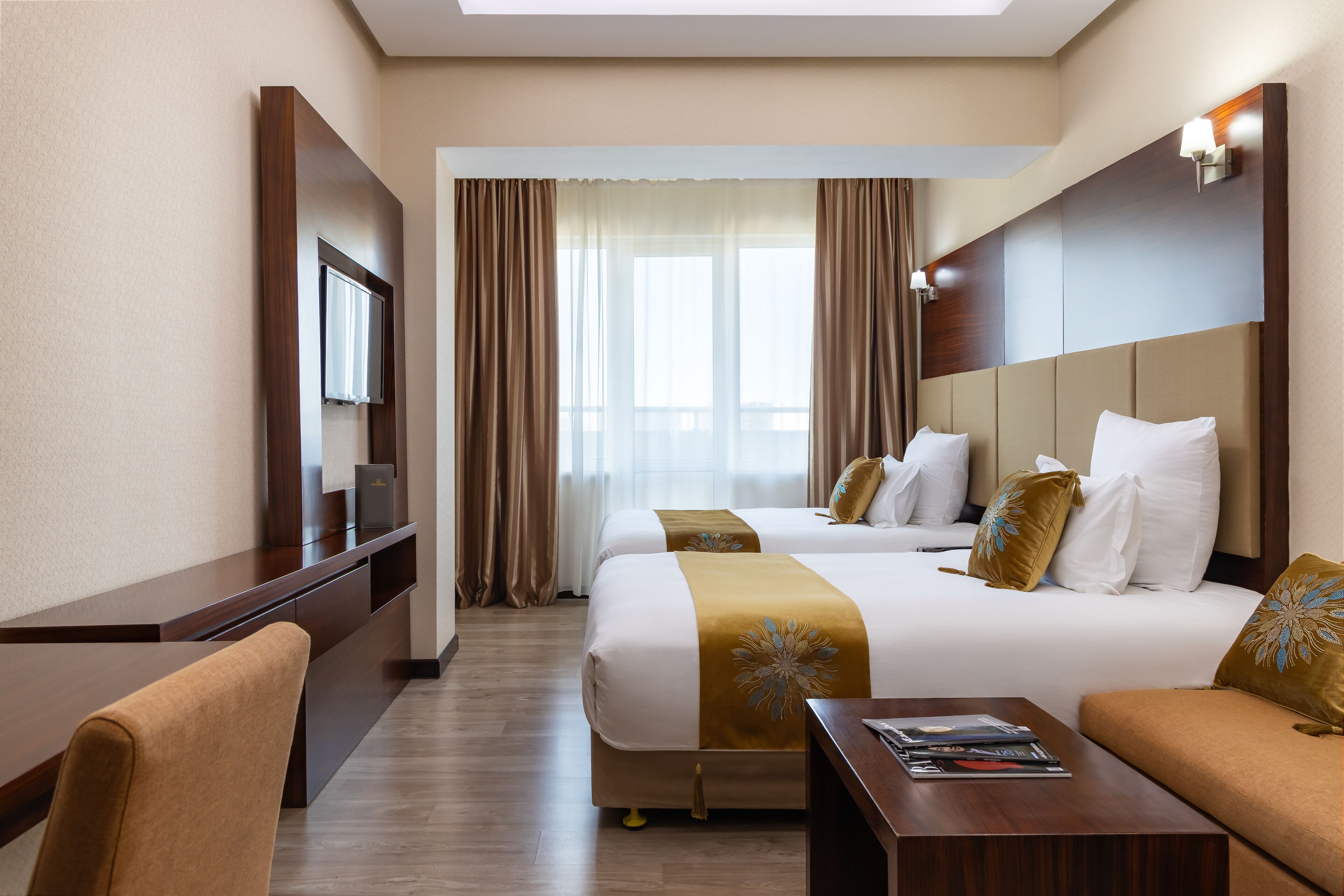 Standardzimmer, 1 Schlafzimmer | Minibar, Zimmersafe, Schreibtisch, Bügeleisen/Bügelbrett