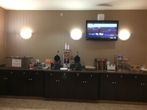 Free daily on-the-go breakfast - Super 8 by Wyndham Edson (Edson)