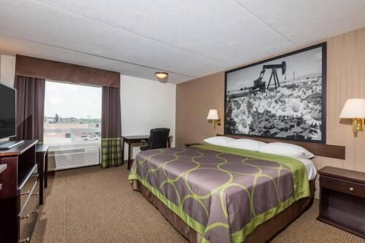 Desk, blackout drapes, iron/ironing board, free cribs/infant beds