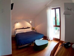 Desk, iron/ironing board, free WiFi - Certosa Hotel (Venice)