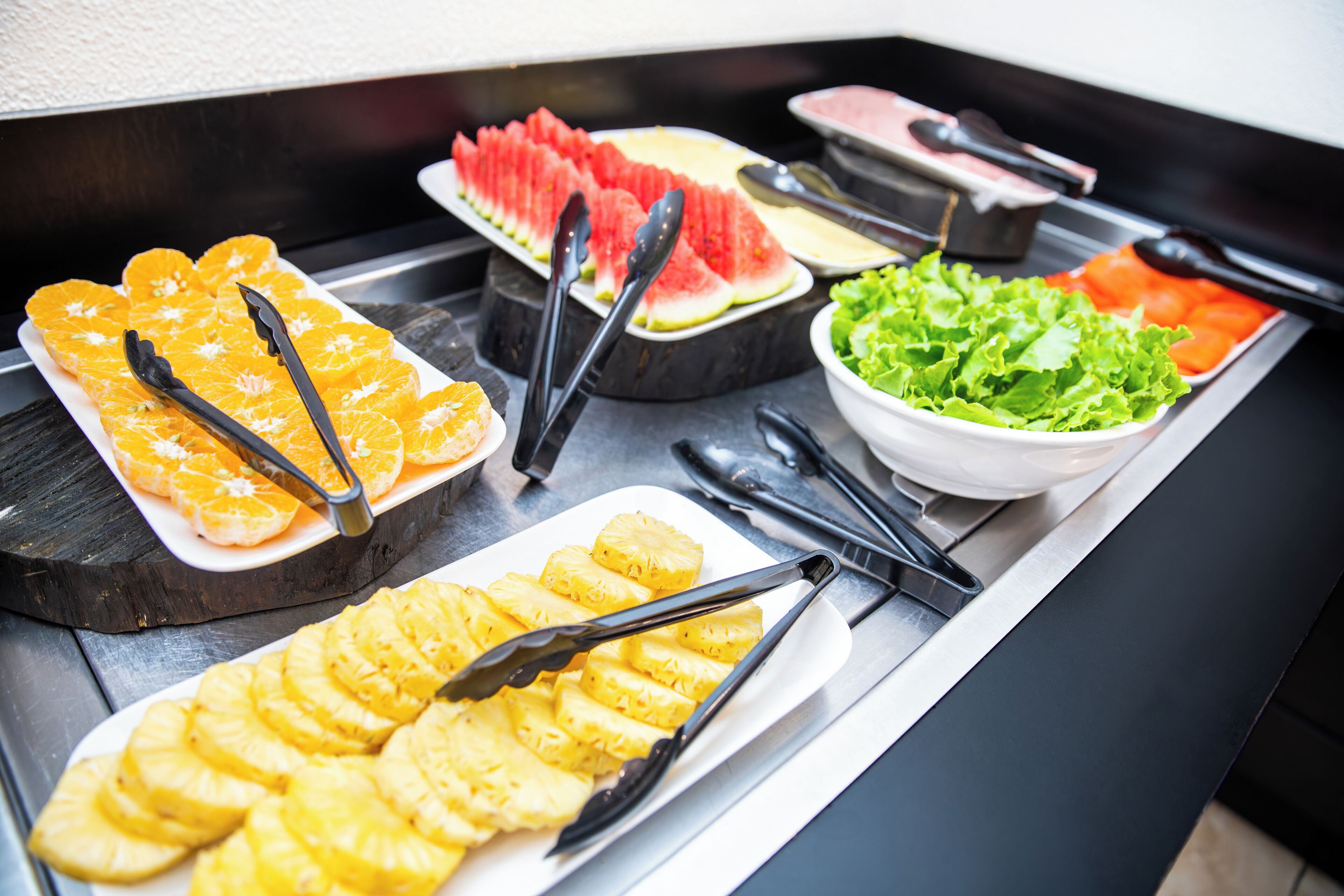 breakfast, lunch, dinner served; international cuisine, sea views