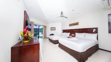 Executive Double Room | In-room safe, desk, blackout curtains, iron/ironing board