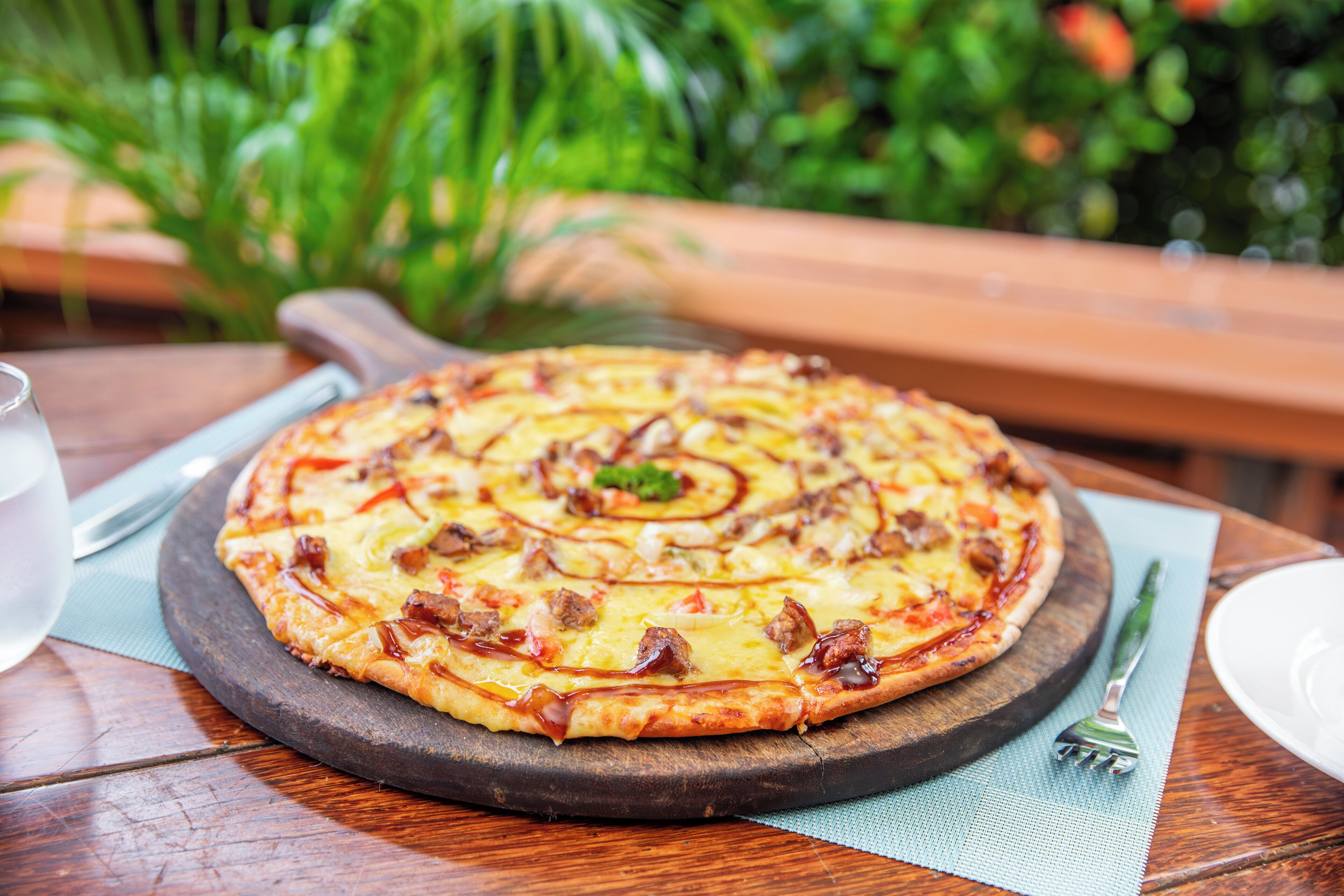 breakfast, lunch, dinner served; international cuisine, sea views