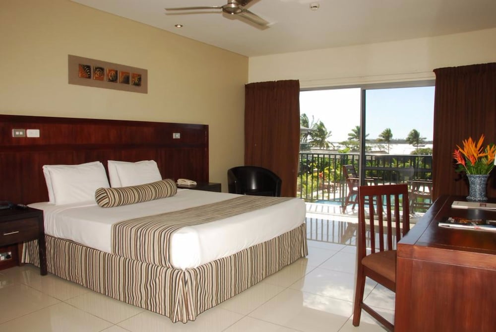 Tanoa Waterfront Hotel by null