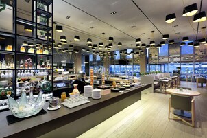 Breakfast, lunch, dinner served; Mediterranean cuisine 