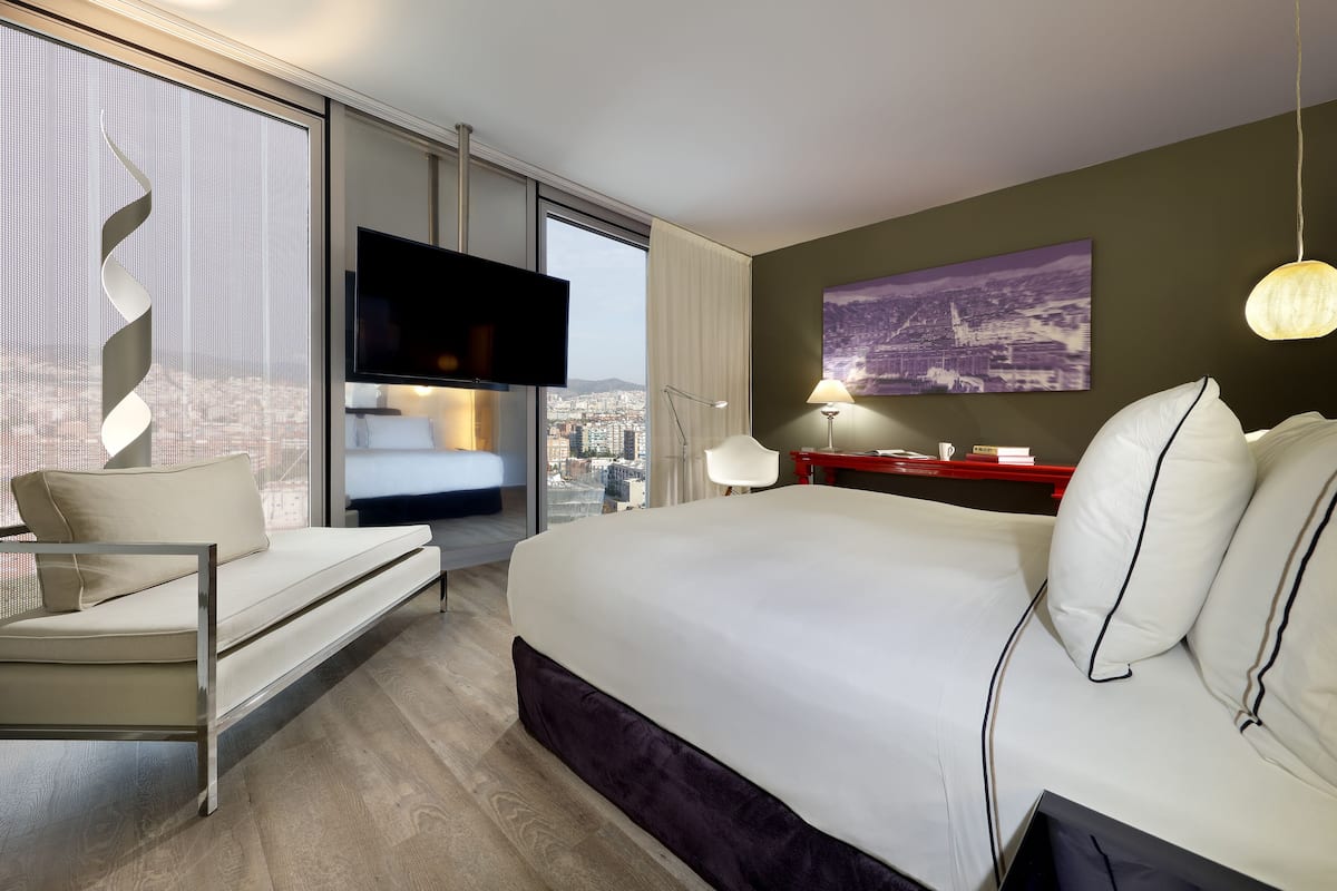 1 bedroom, premium bedding, pillow-top beds, minibar