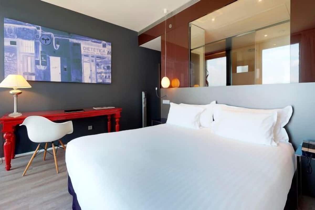 Premium bedding, pillowtop beds, minibar, in-room safe