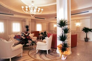 Lobby lounge - Palace Hotel Vieste (Vieste)