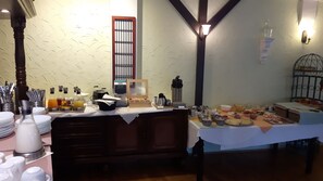 Free daily buffet breakfast - Hotel Plagwitzer Hof (Leipzig)