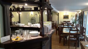 Free daily buffet breakfast - Hotel Plagwitzer Hof (Leipzig)