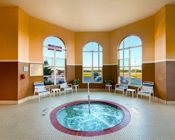 Indoor pool, sun loungers