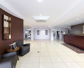 Lobby - Comfort Suites University (Abilene)