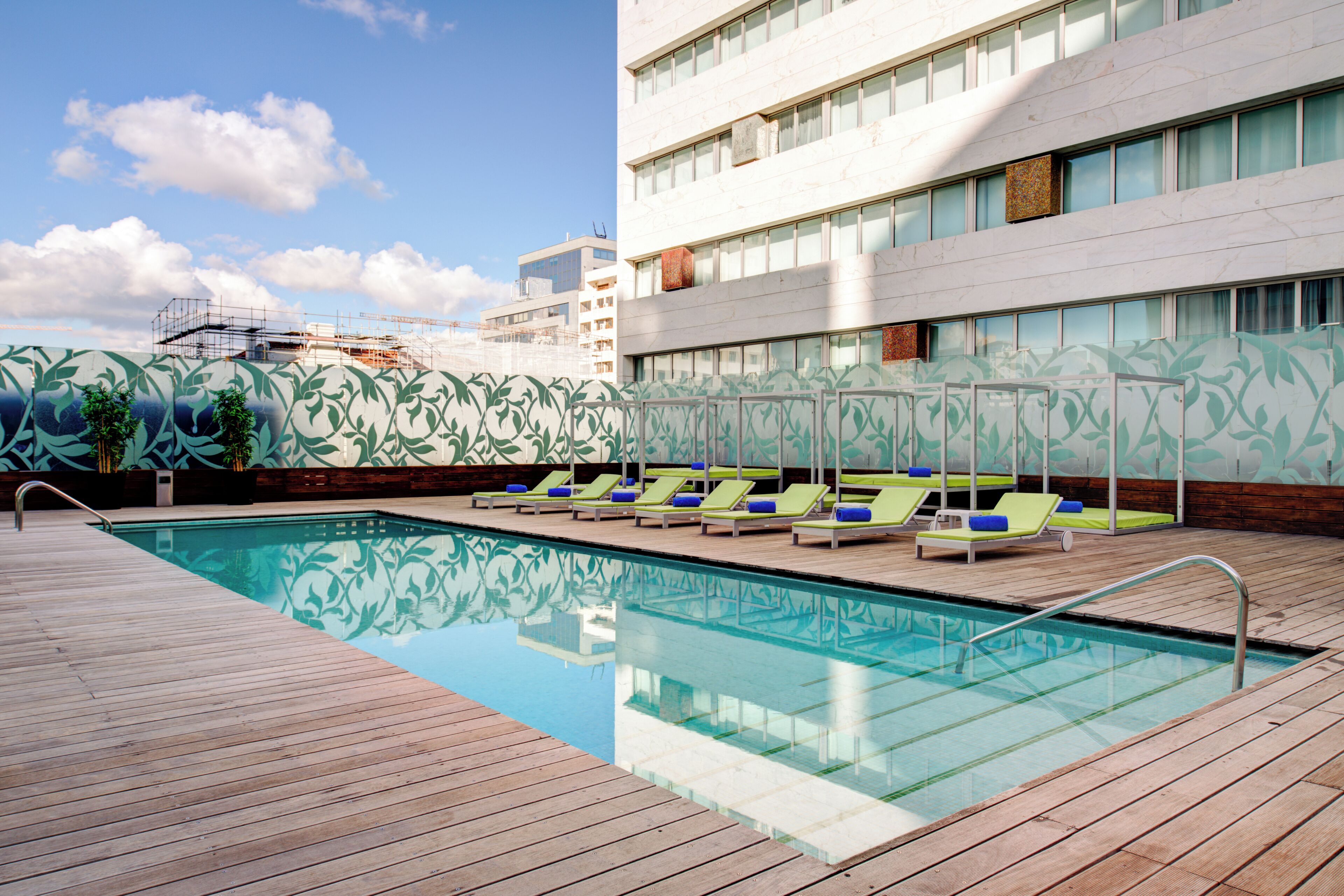 Piscina externa sazonal