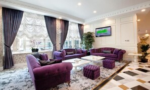 Lobby - Ramada by Wyndham Baku (Baku)