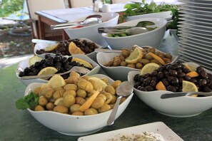 Desayuno buffet incluido todos los días 