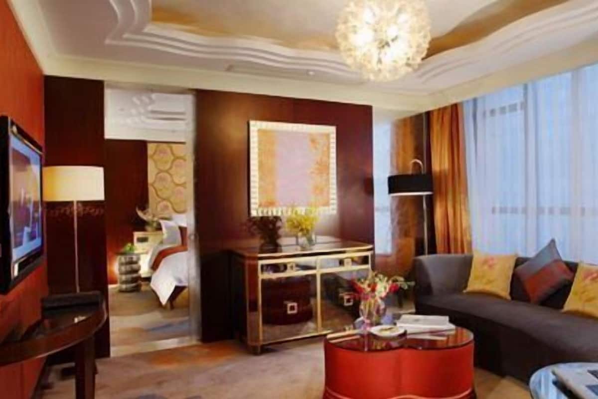 37-inch lcd tv with digital channels, tv