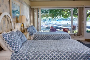 传统客房, 2 张大床, 简易厨房, 海湾景观 | 起居区 | 电视