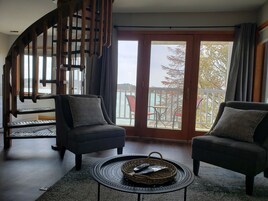 Suíte estúdio conforto, 2 quartos, sacada, vista para a baía | Roupas de cama premium, individualmente decorados