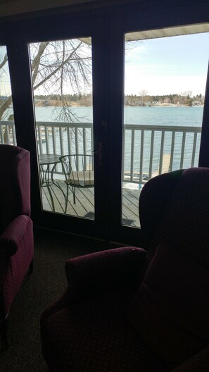 Deluxe Suite, 2 Bedrooms, Kitchen, Bay View | Individually decorated, individually furnished, laptop workspace