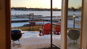 Classic Cottage, 2 Bedrooms, Kitchen, Bay View | Lake view