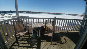 Comfort Studio Suite, 2 Bedrooms, Balcony, Bay View | Lake view