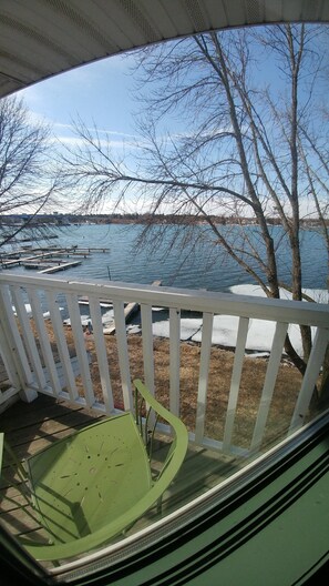 Suite Deluxe, 2 habitaciones, cocina, vista a la bahía | Vista del balcón