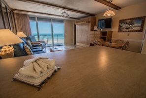 Living area - Sea Club IV (Daytona Beach Shores)