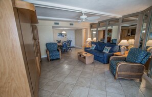 Condo, 2 Bedrooms, Balcony, Ocean View (Captain's Quarters) | Living area