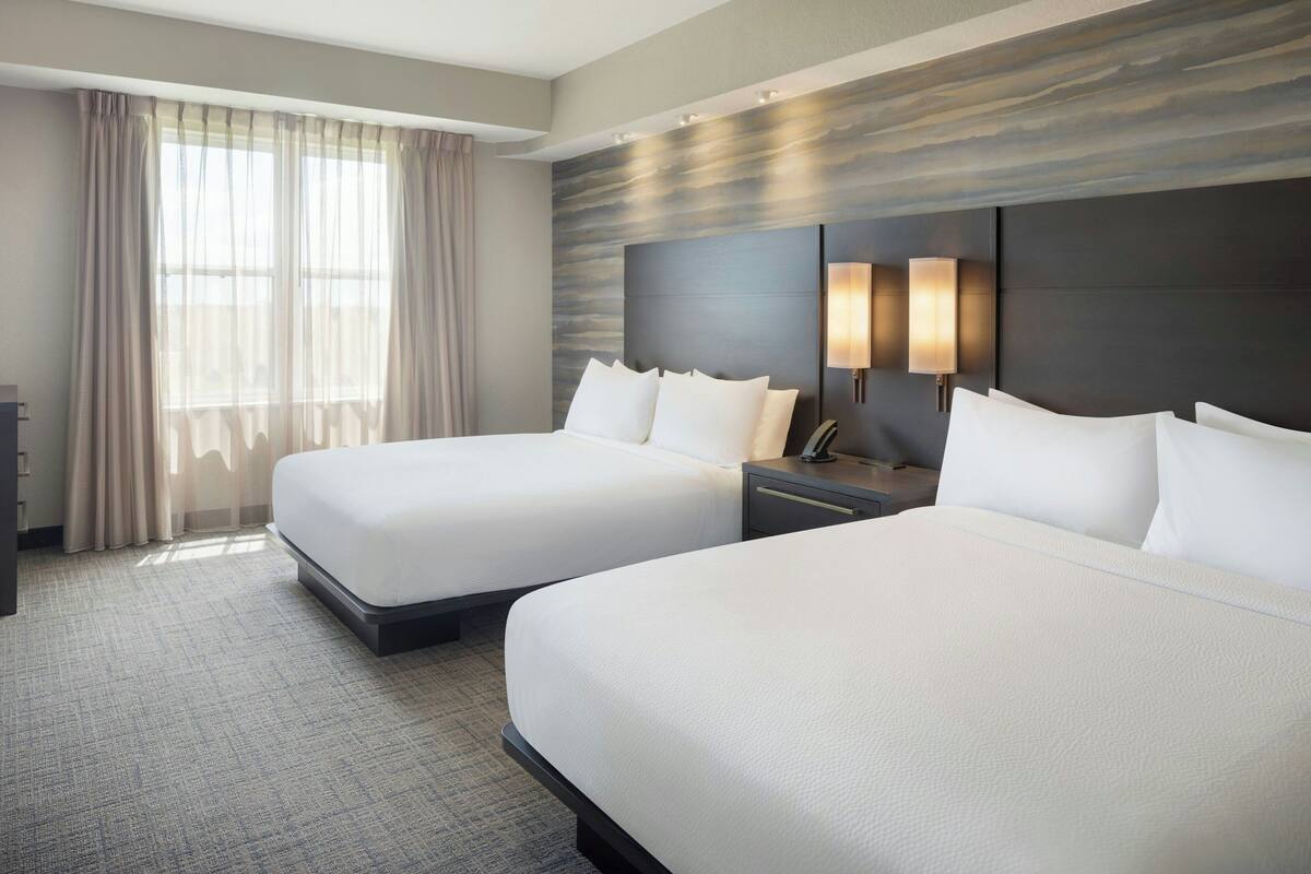 hypo-allergenic bedding, in-room safe, desk, laptop workspace