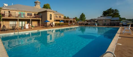 Seasonal outdoor pool, pool umbrellas, sun loungers