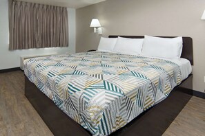 Desk, free WiFi, bed sheets - Motel 6 Lancaster, TX - DeSoto - Lancaster (Lancaster)