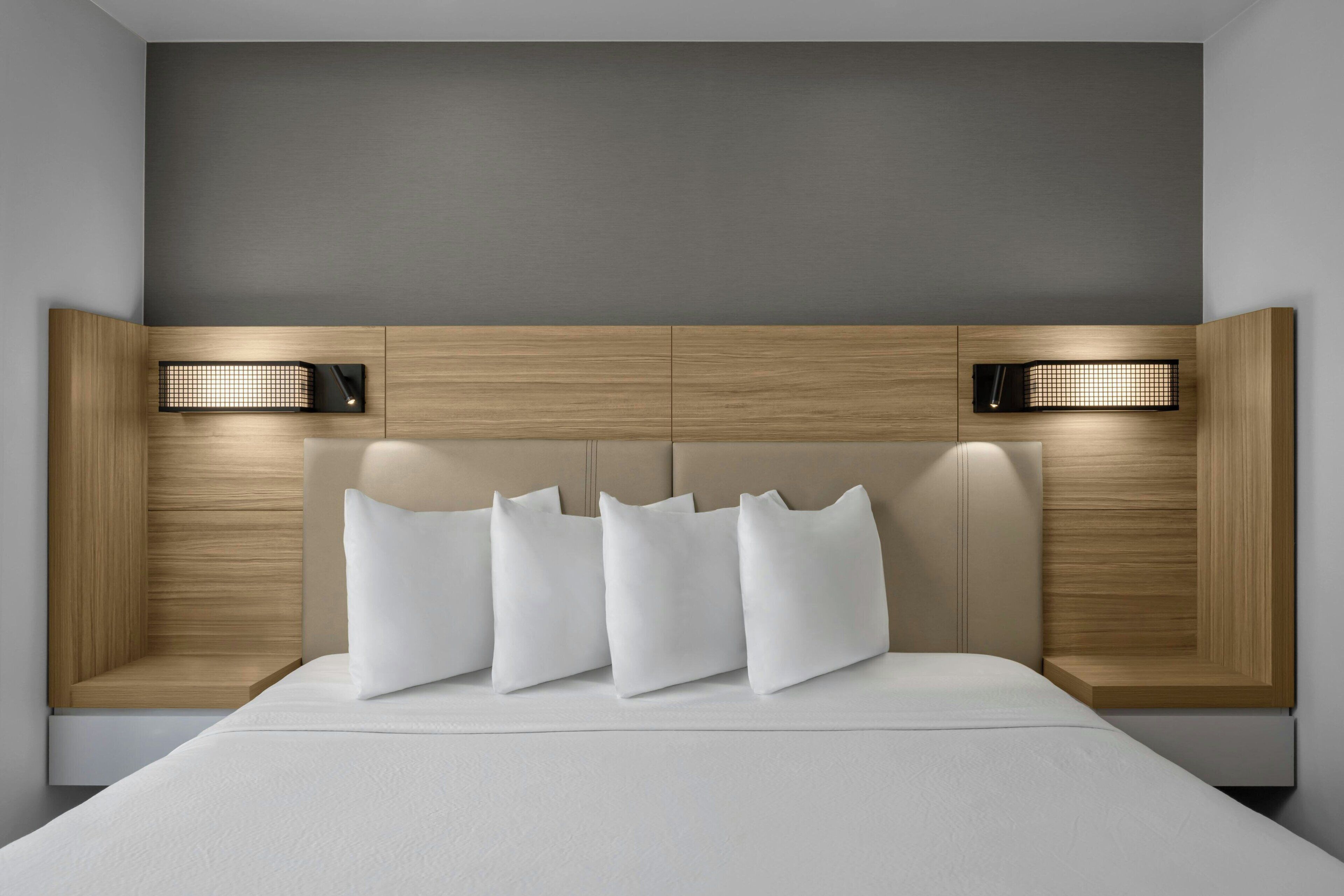 1 bedroom, premium bedding, desk, laptop workspace