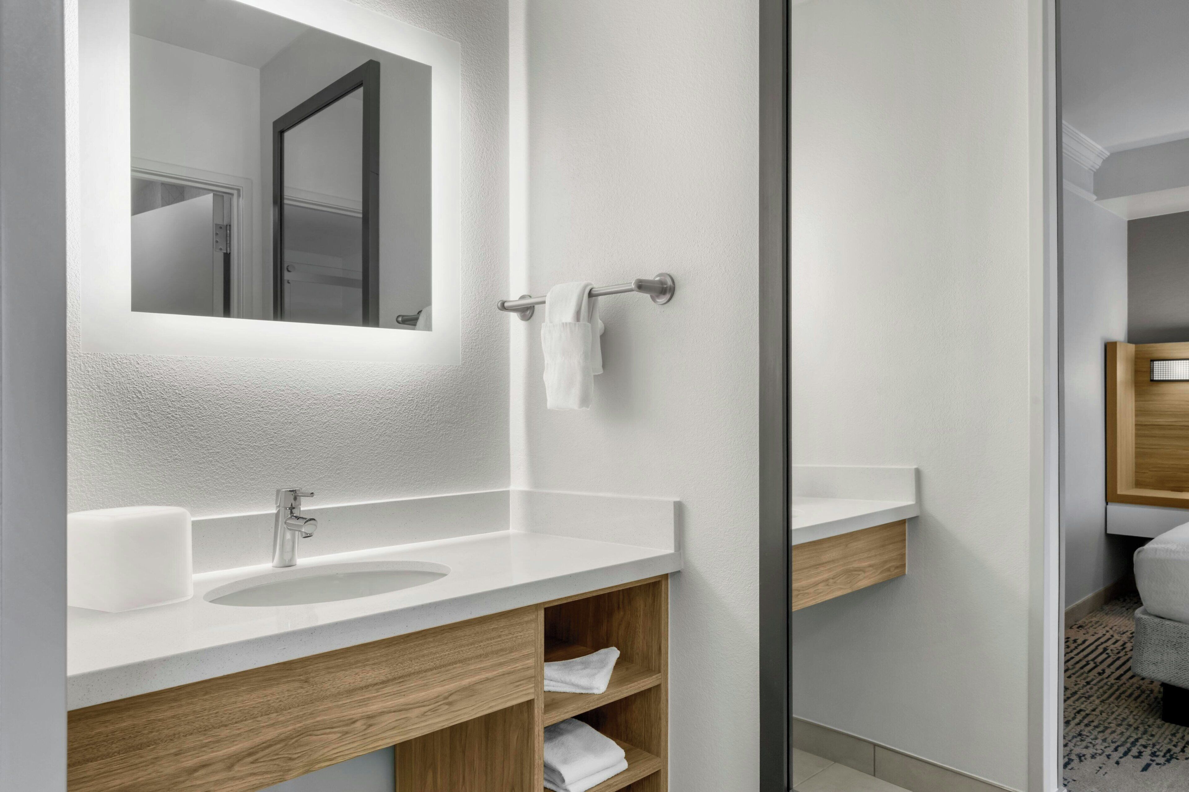 combined shower/bathtub, free toiletries, hair dryer, towels