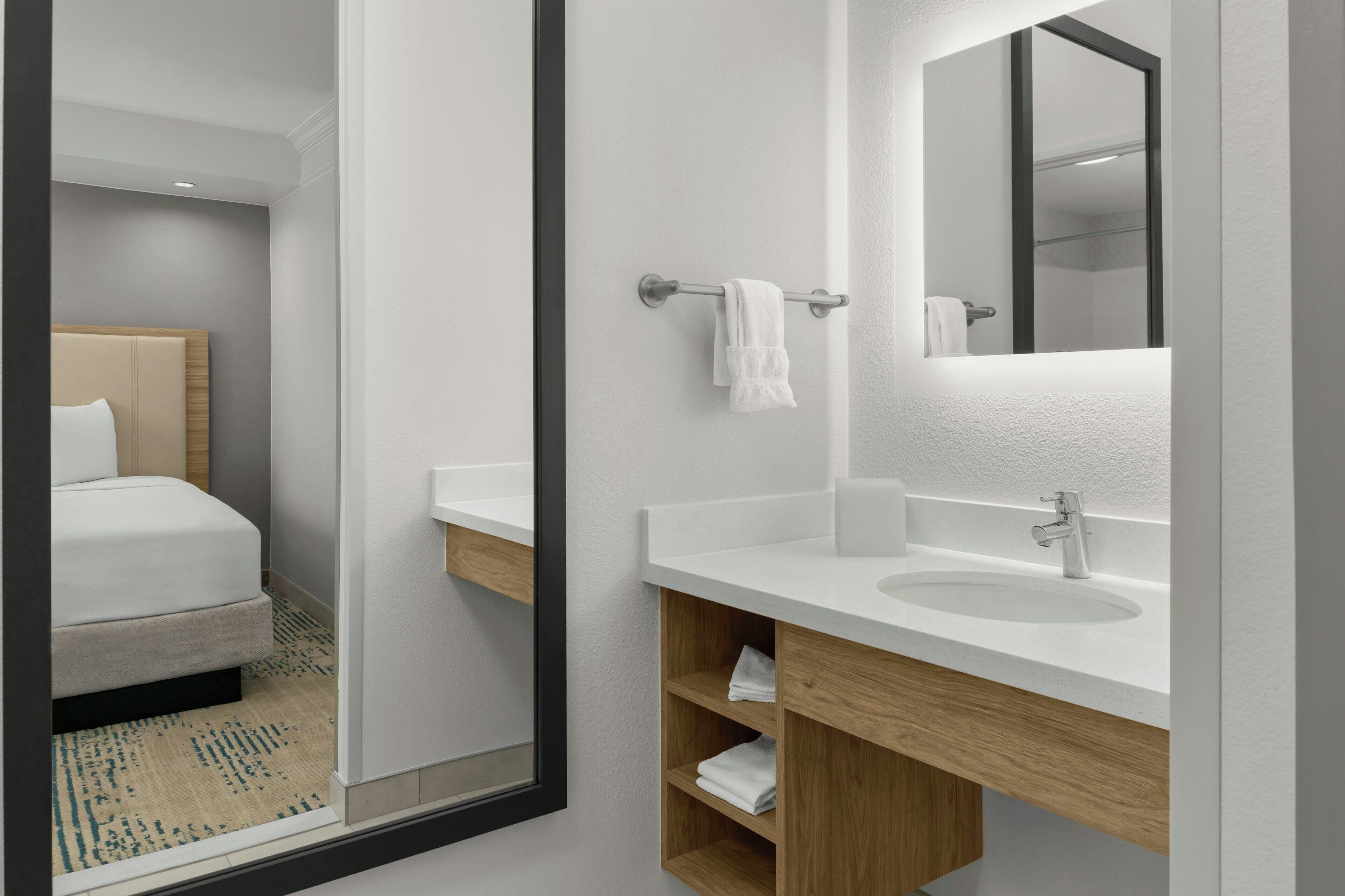 combined shower/bathtub, free toiletries, hair dryer, towels