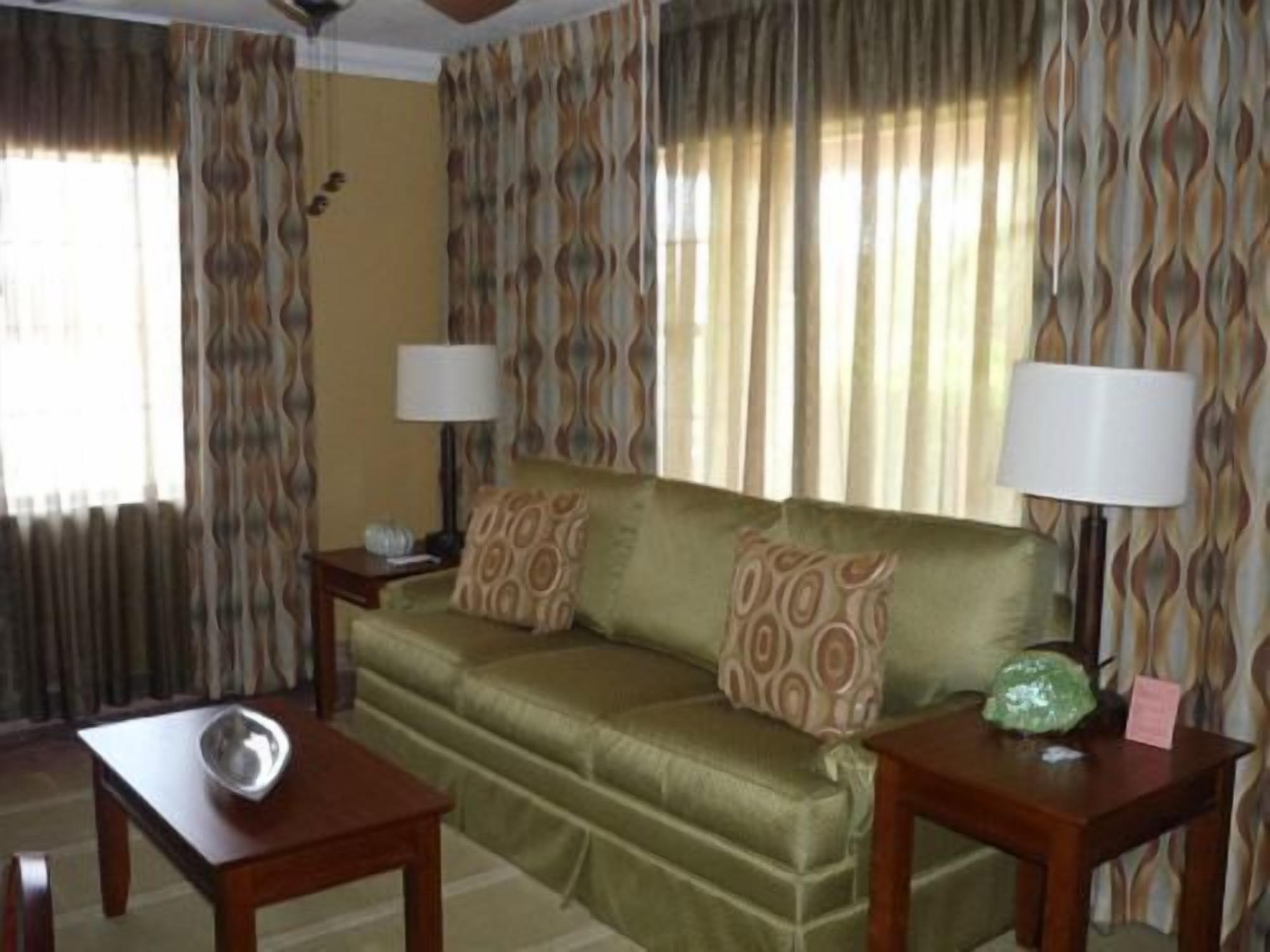 32-inch tv with premium tv channels