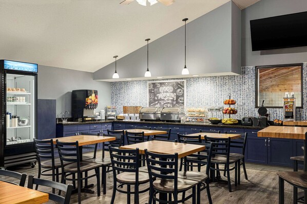 Free daily local cuisine breakfast 