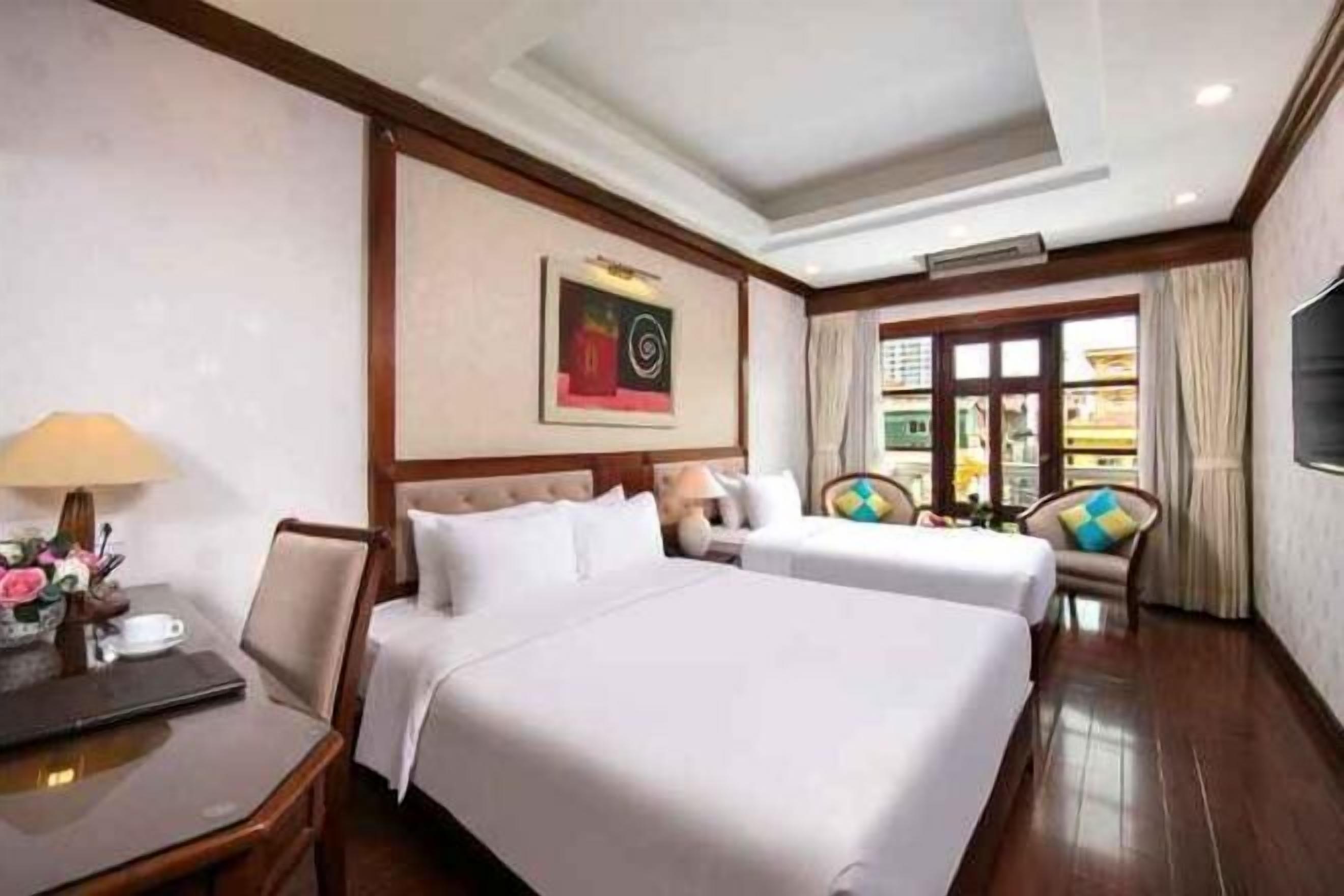 高級寝具、セレクト コンフォート製ベッド、ミニバー、セーフティボックス (室内)