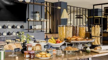 Daily buffet breakfast for a fee