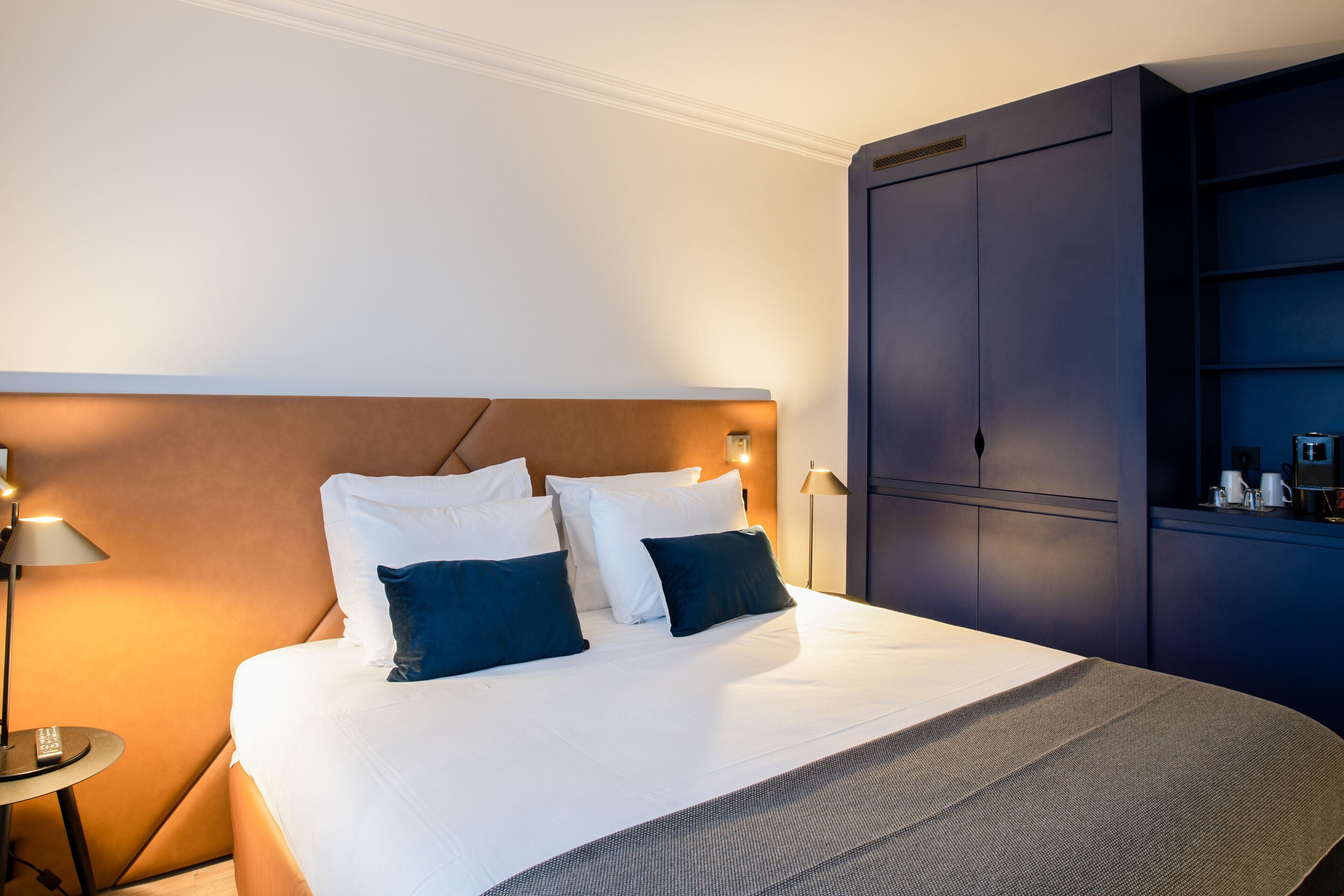 studio double new generation | in-room safe, desk, laptop workspace, blackout curtains