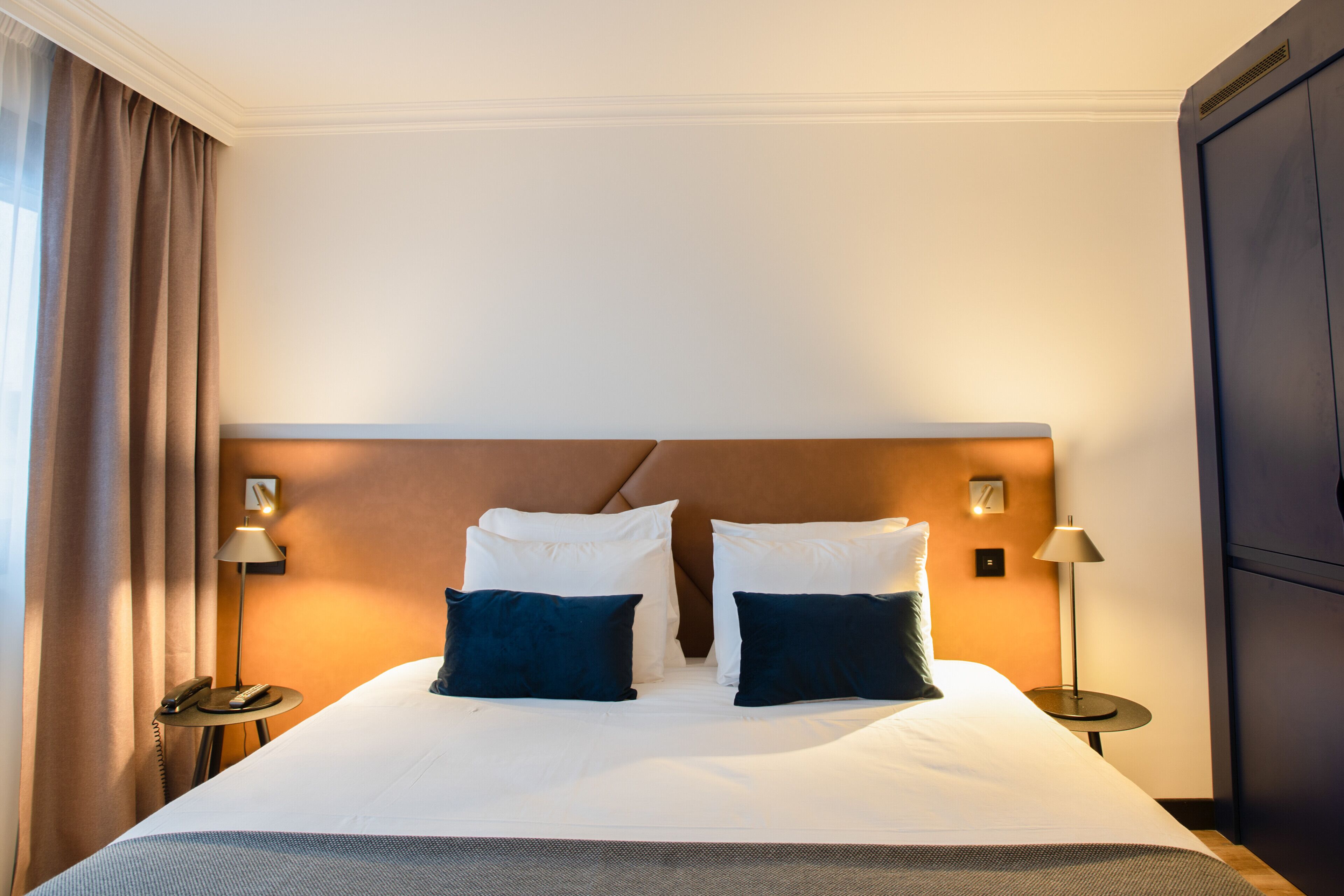 studio double new generation | in-room safe, desk, laptop workspace, blackout curtains