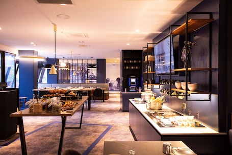 Daily buffet breakfast (EUR 19 per person)