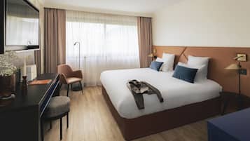 Superior Studio, 1 Double Bed | In-room safe, desk, laptop workspace, blackout drapes