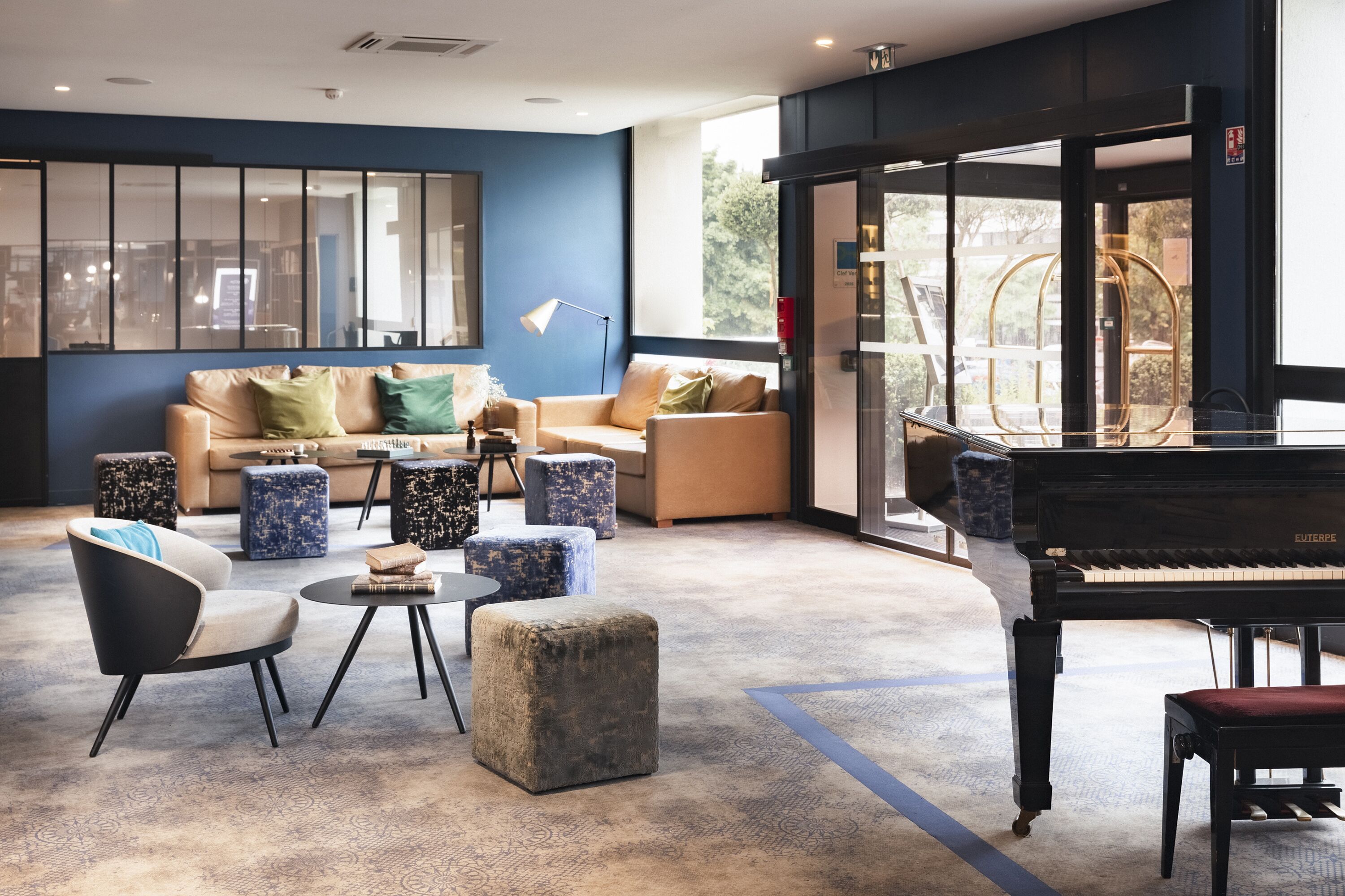 Coin salon dans le hall