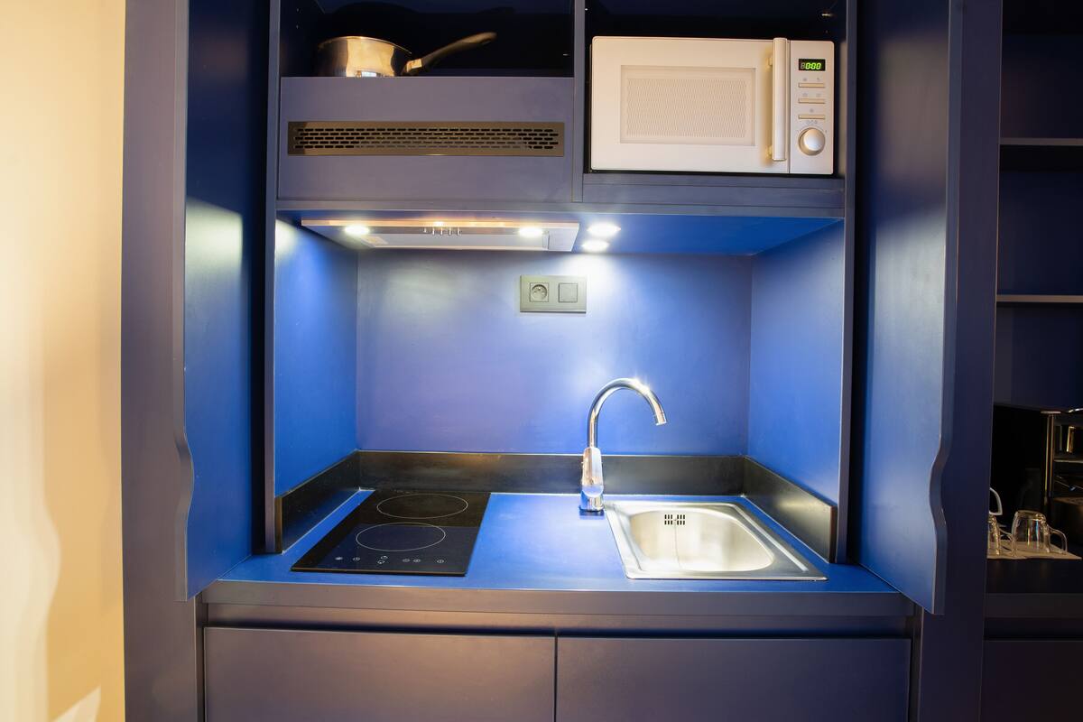 electric kettle, high chair, cookware/dishes/utensils