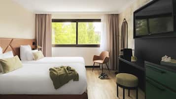 Chambre Triple Supérieure | Coffres-forts dans les chambres, bureau