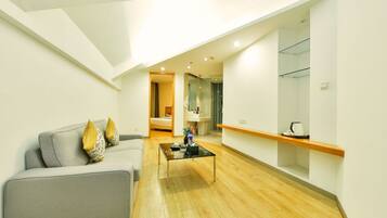 Kamar Eksekutif, 1 Tempat Tidur Queen | Minibar, meja kerja, kedap suara, dan setrika/meja setrika