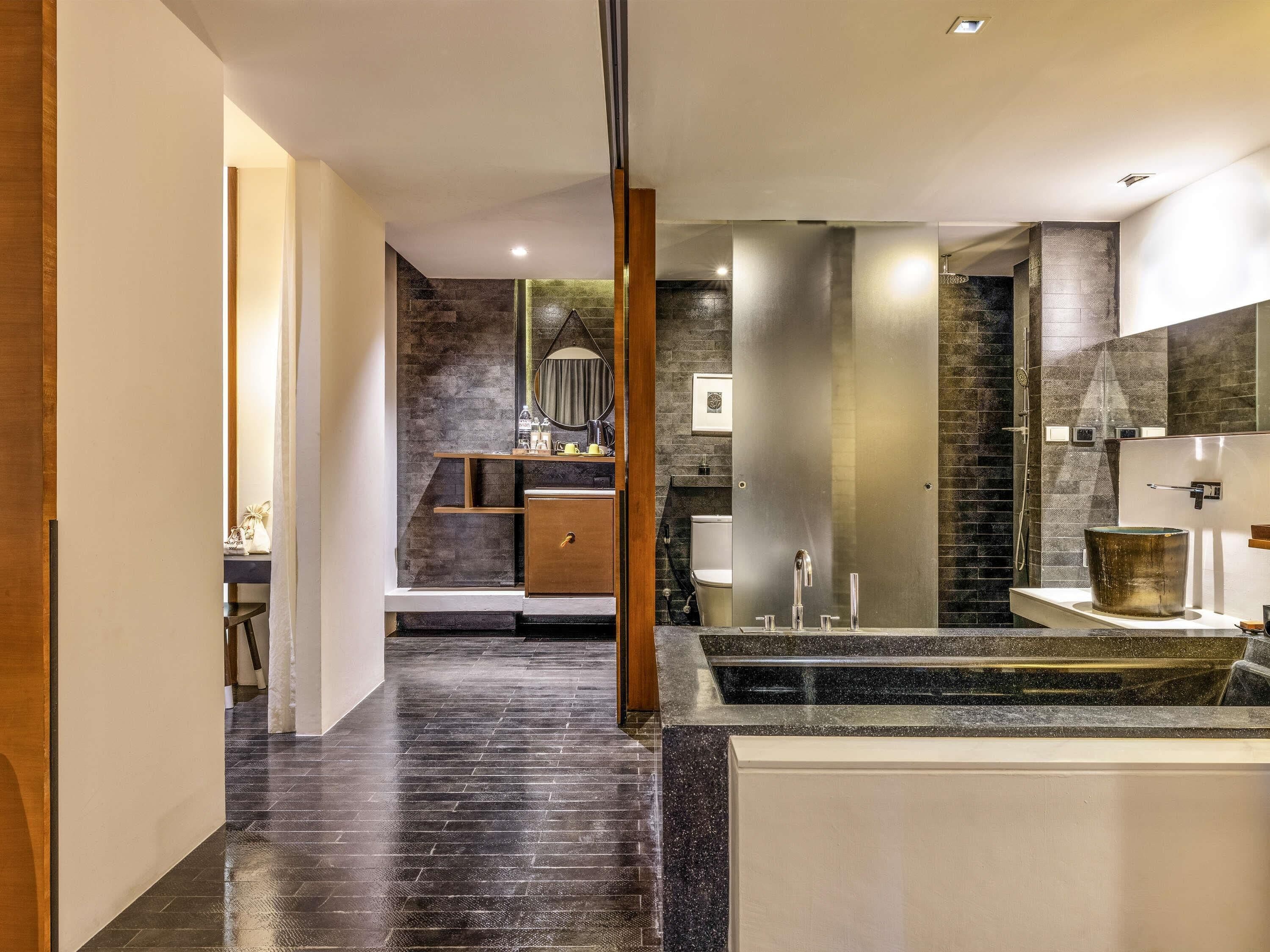 Minibar, coffres-forts dans les chambres, décoration personnalisée